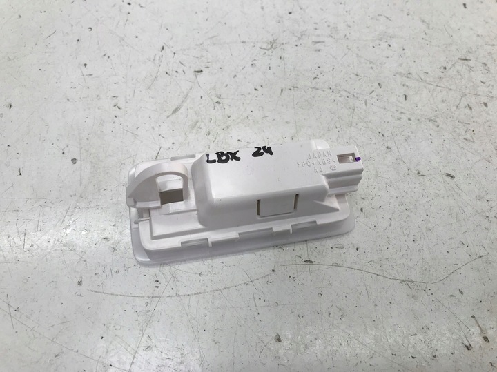 фото №2, Lexus lbx 2024 1.5 гібрид лампа світло інтер'єру кабіни ufk5j6m