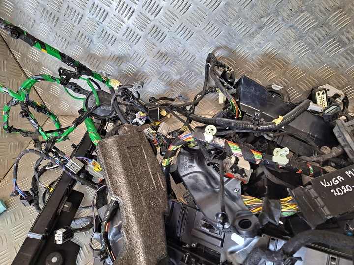 фото №13, Ford kuga mk3 1.5ecoboost установка кабіни засіб