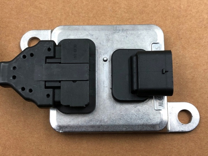 фото №8, Лямбда датчик зонд 5pin датчик nox a0009052210 do mercedes benz