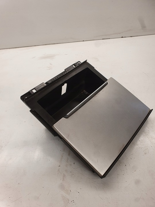 фото №1, Попільничка перед audi a6 c7 4g0863273