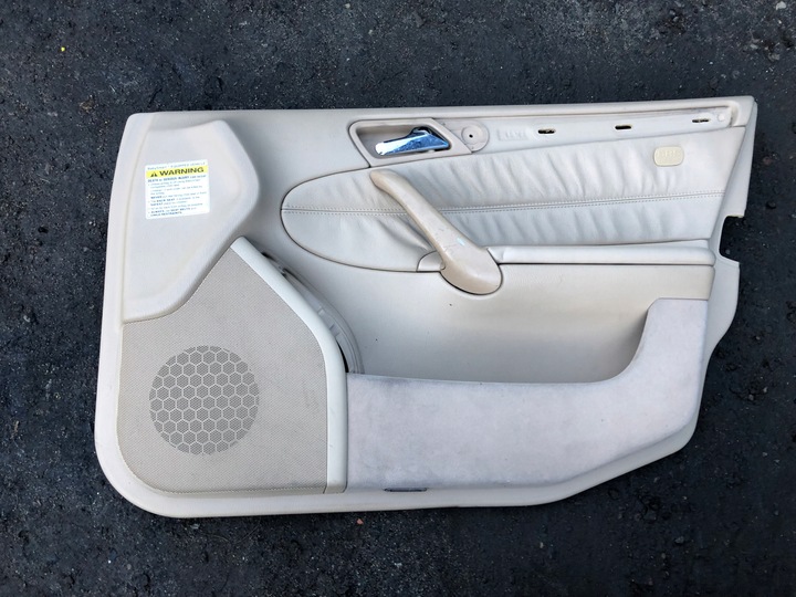 фото №4, Mercedes w203 универсал сиденья обивка диван кожа beż