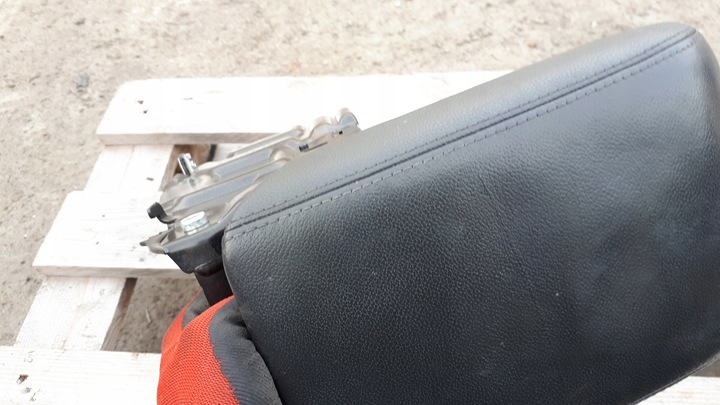 фото №7, A4 b8 s4 рестайлінг підлокітник перед шкіра чорна