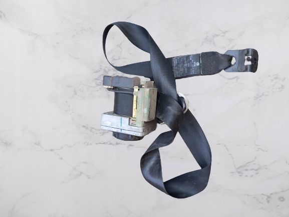 фото №1, Pas bezp. правый перед vw golf 1.6b 98r