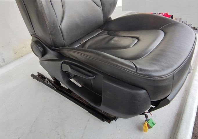 фото №7, Сидіння праві пасажира чорна шкіра audi a4 b8 allroad 8k0881106f