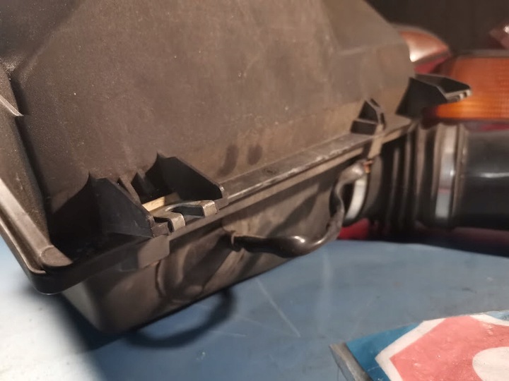 фото №9, Корпус фильтра воздуха шланг audi a8 d2 077133837f