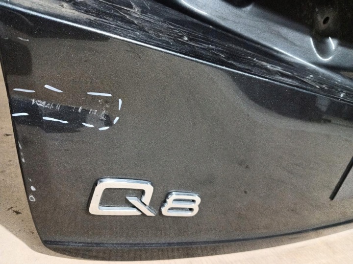 фото №6, Задня кришка багажника audi q8 4m8827025
