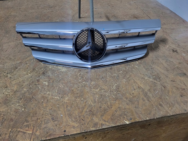 фото №1, Mercedes b-klasa w 246 решітка радіатора решітка передня