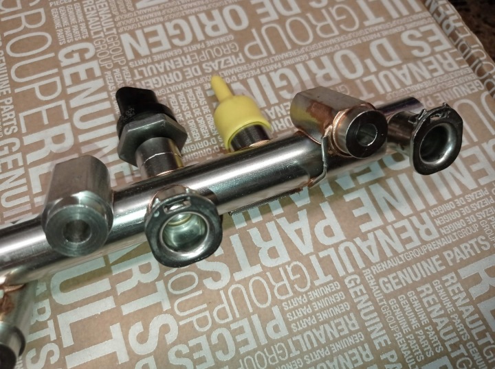 фото №6, Топливная рейка renault mercedes dacia 1.0 tce a2830700900 175228764r