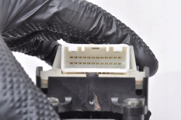 фото №8, Toyota avensis ii t25 панель кнопка опускання скла 84802-05210-b0