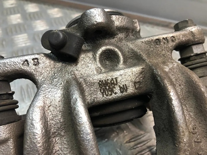 фото №8, Audi a4 s4 b9 8w6aj зад сторона права затискачі