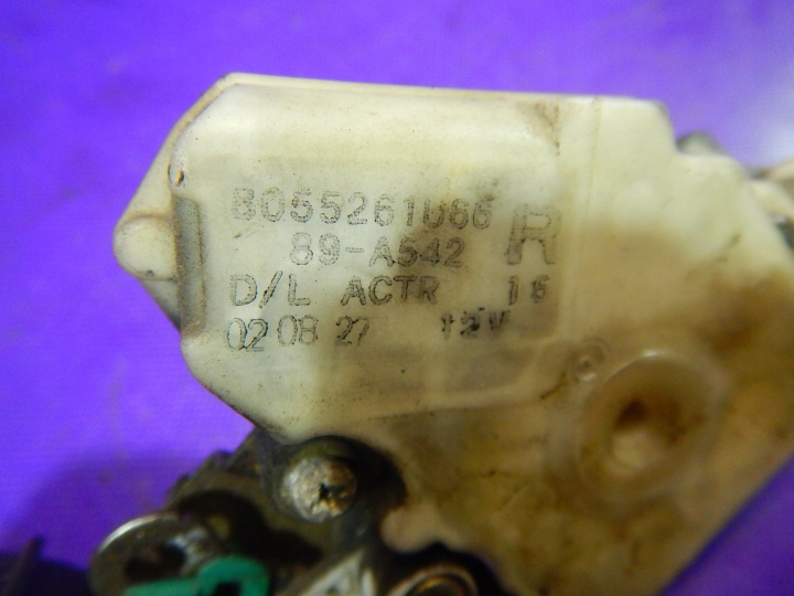 фото №4, Nissan almera tino hb 5d замок перед праве 4 pin