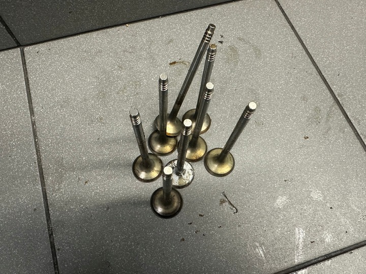 фото №12, Штовхач підніжка пружина клапанна головки bmw 3 318i g20 b48b20a 46tyś km