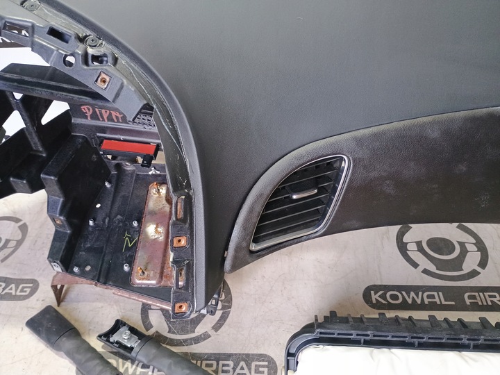 фото №7, Chevrolet corvette c7 шкіра панель консоль подушка безпеки подушки ремені ремонт