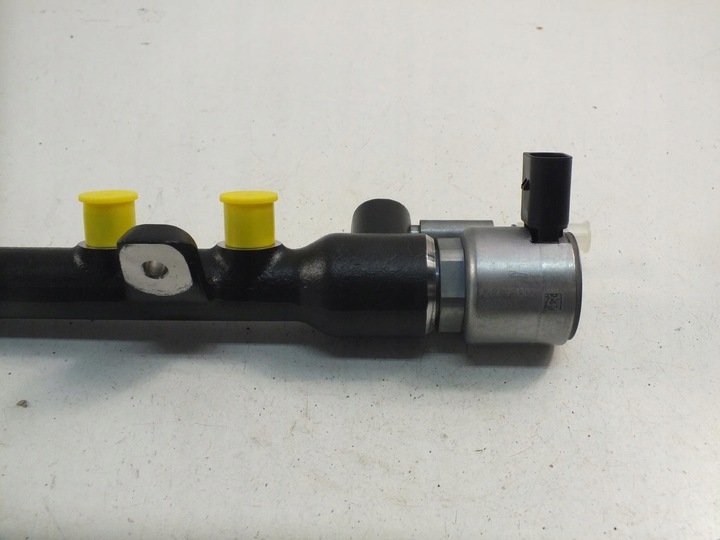 фото №10, Renault master iii 2.3dci планка впрыскивающий оригинал