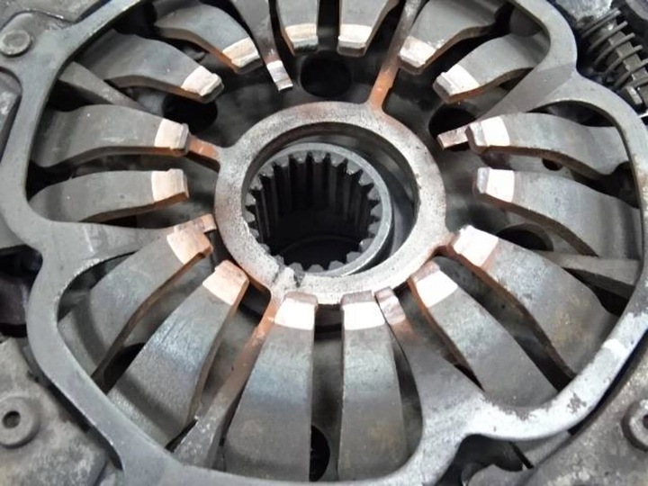 фото №8, Колесо двухмассовый kpl. toyota rav4 iii 2.2 d4d