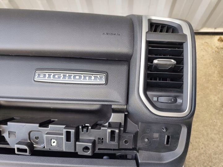 фото №11, Ram v 1500 dt торпедо роздавальна консоль чорна оригінал