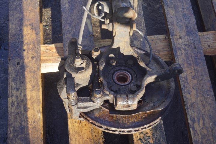 фото №5, Поворотный кулак правые перед nissan qashqai j10 1.5 dci