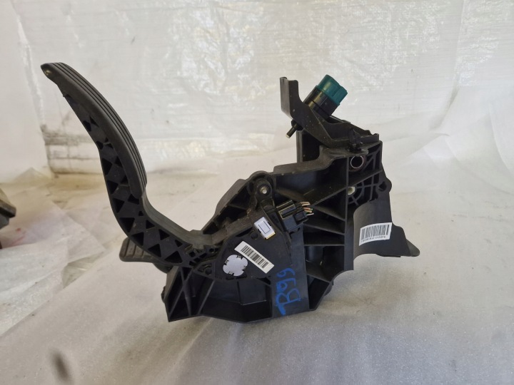 фото №15, Renault oem номер 465018560r