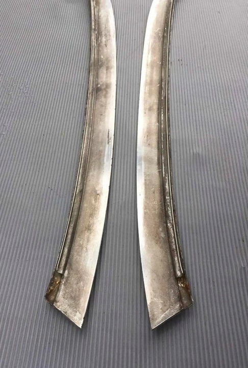 фото №7, Mercedes-benz w115 1971 планка крышная зад l i p