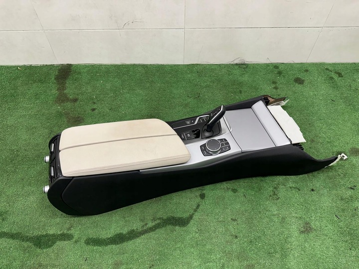 фото №9, Bmw 5 g30 средство обивка сиденья туннель диван обшивки кожа harman кардон