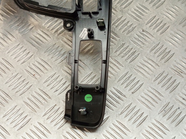 фото №11, Bmw (oem) 9292547 x1 f48 x2 f39 рамка защита консоли туннеля