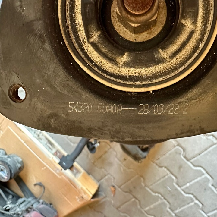 фото №6, Renault megane v e-tech левая поворотный кулак амортизатор зад ступица 543206va0a