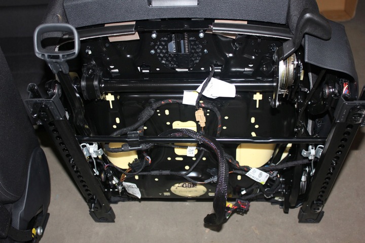 фото №5, Сиденья диван vw passat b8 седан комплект