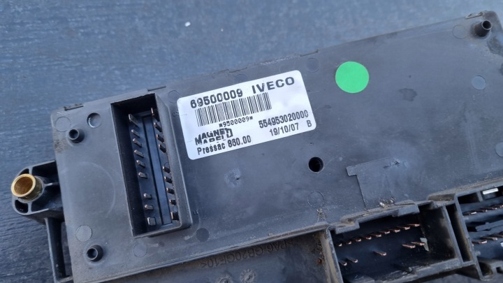 фото №6, Iveco daily iv 06- коробка предохранителей 69500009