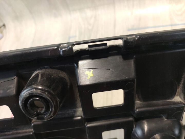 фото №13, Bmw xm g09 кронштейн   бампера середній зад 9450903