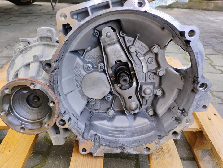 фото №12, Vw caddy iv 2k5 2.0 tdi 67 tyś km коробка передач коробки передач tle старт-стоп 5 коробки передач