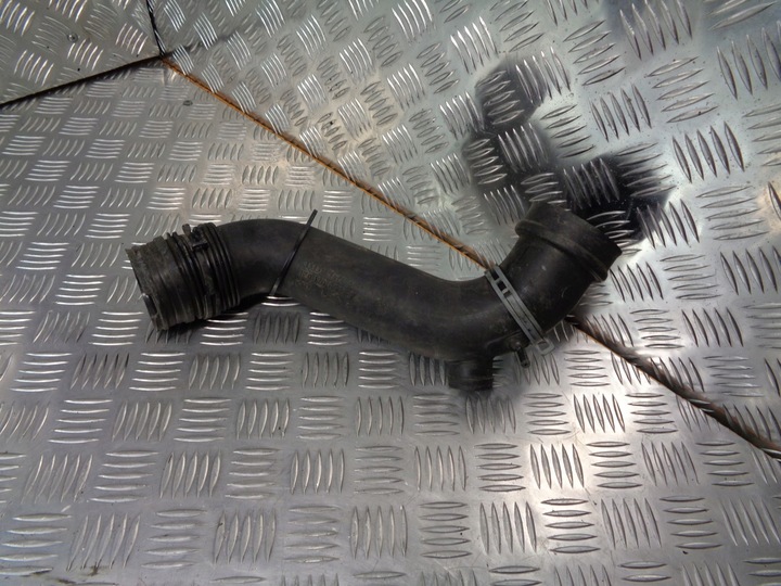 фото №1, Труба шланг воздуховод audi a2 1.4 tdi 8z0129658e