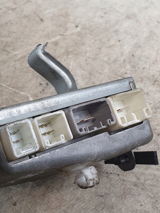 фото №7, Блок керування  модуль гідропідсилювач oem номер 8965002010 toyota corolla e12 03r.