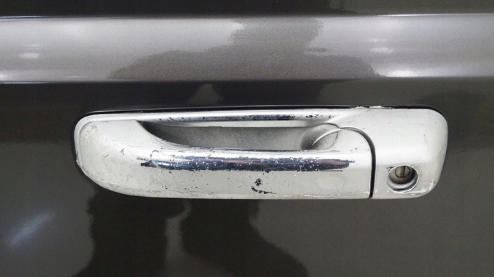 фото №3, Jeep commander 05-10 передние левая дверь t