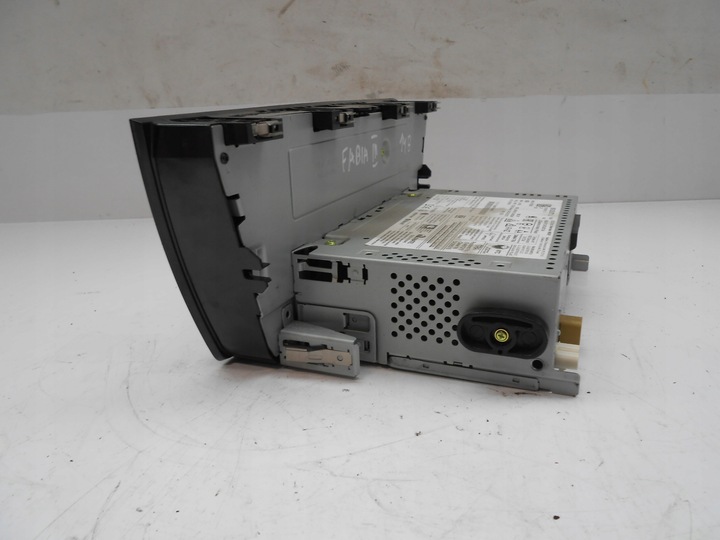 фото №6, Skoda fabia iii радіо заводські навігація екран lcd без гідропідсилювача блокування 6v0035871j