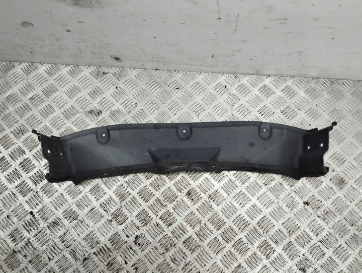 фото №5, Maserati quattroporte 2004 маскировочная накладка замка крышки