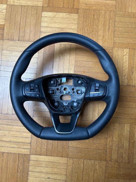 фото №8, Руль ford focus mk4 st-line красная nić
