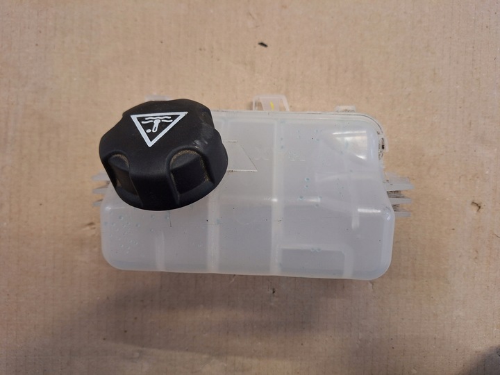 фото №1, Бачок расширительный citroen ds4 ii ds7 1.6 гибрид