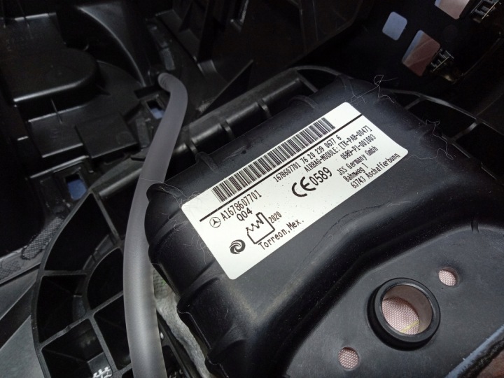 фото №10, Mercedes gls x167 торпедо роздавальна консоль подушки eu a1676802904
