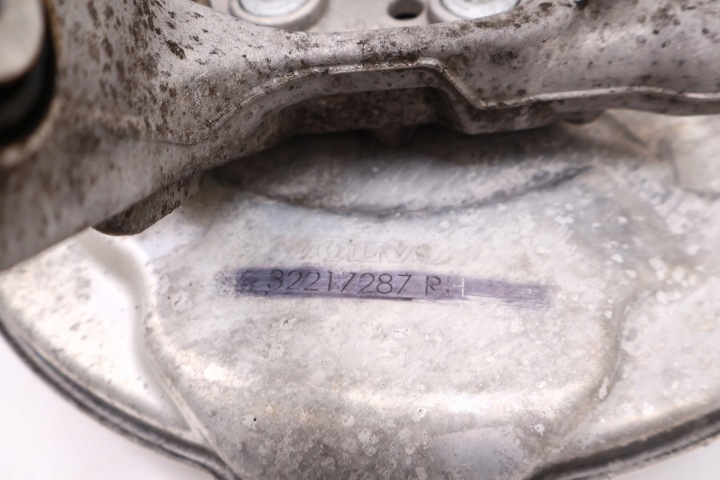 фото №5, Volvo v60 ii 2.0 t6 plug in гибрид ступица поворотный кулак правая зад 31476232