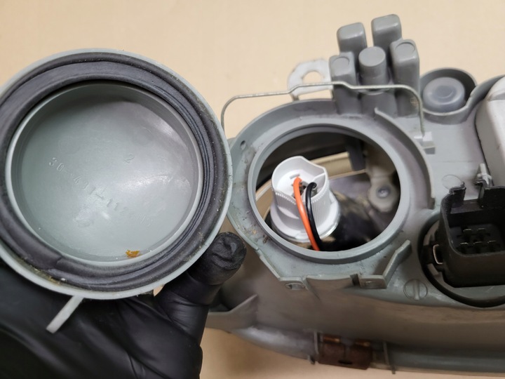 фото №16, Лампа лівий перед фара двигунчик ford fiesta mk4 depo eu