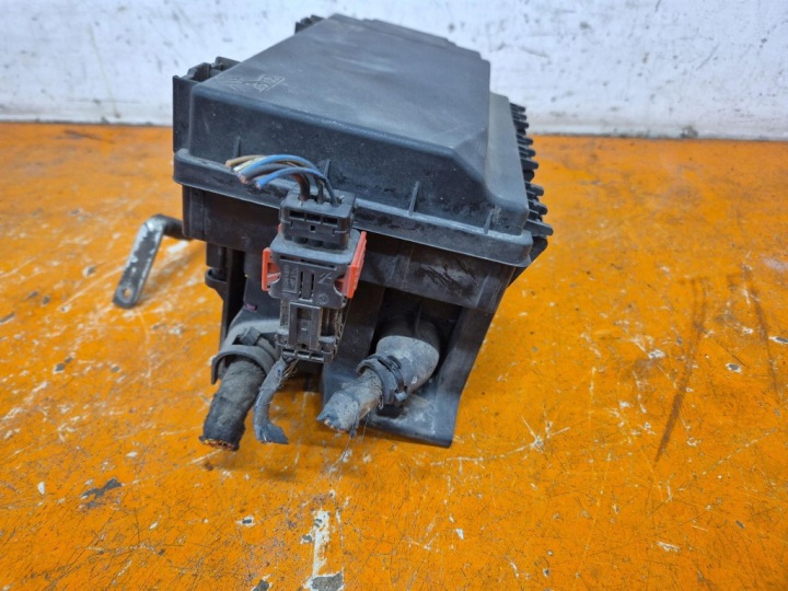 фото №6, Opel astra iii h 04-07 1,7cdti блок запобіжників 13206745 z17dth