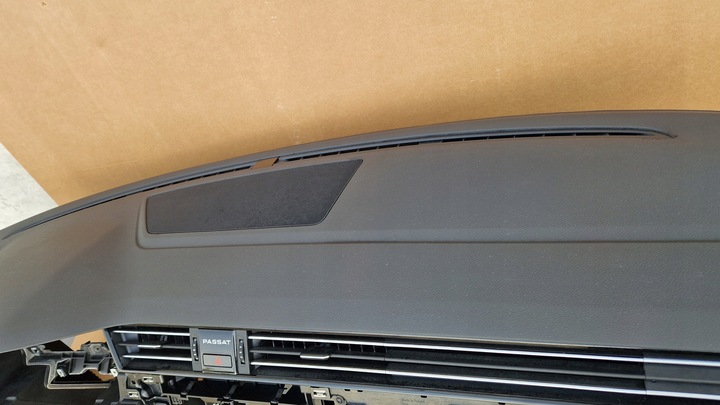 фото №8, Консоль панель роздавальна vw passat b8 рестайлінг оригінал jak нова
