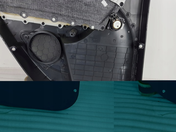 фото №10, Skoda yeti обивка боковина дверь правый зад 5l0