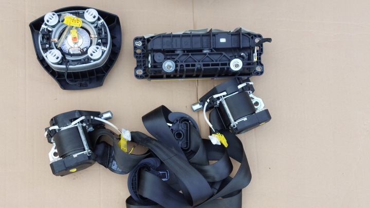 фото №6, Vw touran ii подушка консоль подушка ремни 10-15r 1t0880201aa 1t1857001
