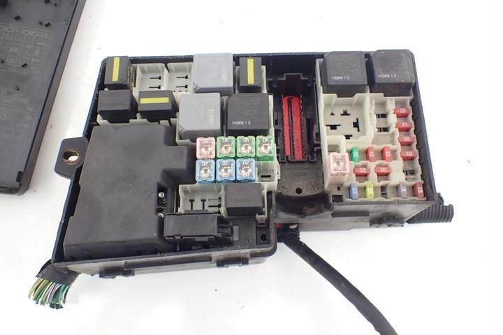 фото №9, C-max 1.8 коробка предохранителей 3m5t-14142-ab