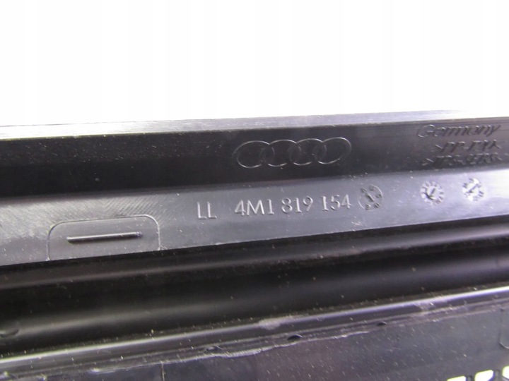 фото №9, Audi q7 4m1 решітка підскло права 4m1819154