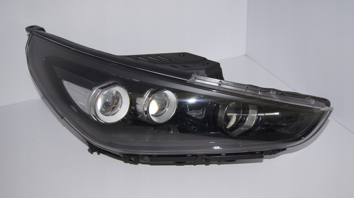 фото №1, Hyundai i30 лампа права повний led