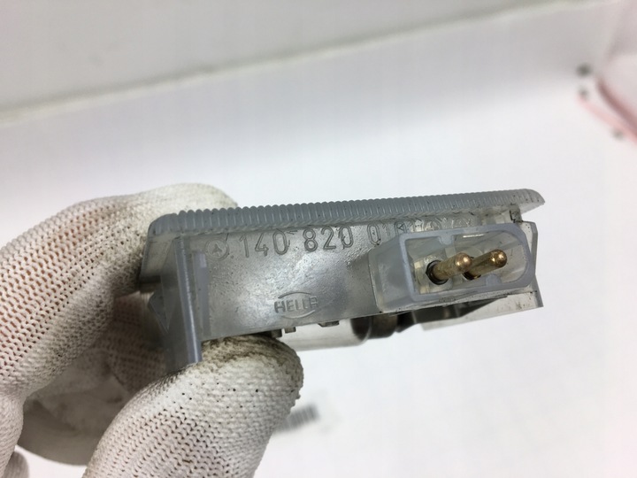 фото №12, Лампа освещение бардачка w desce распределительной mercedes w140 1408200101