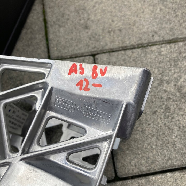 фото №8, Audi s3/a3 8v подлокотник средний кожа кожаный белая nić 8v0864283