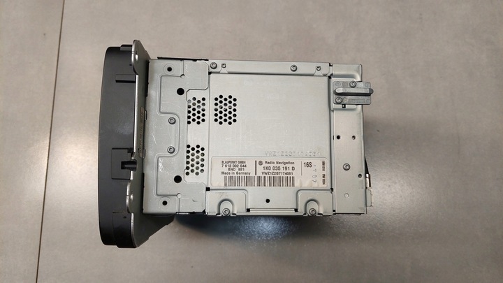 фото №6, Радиопроигрыватель passat b6 1.9 tdi 1k0035191d